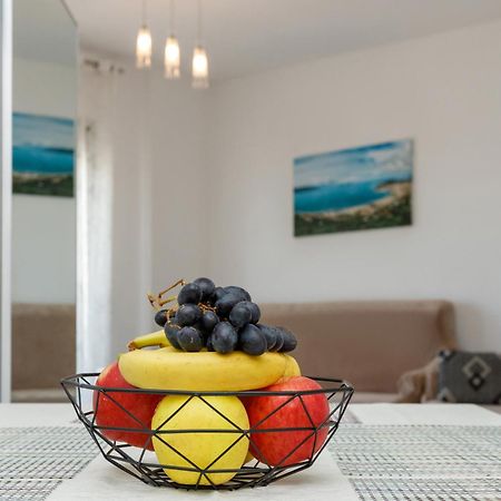 Gus Apartament Vlorë Екстериор снимка