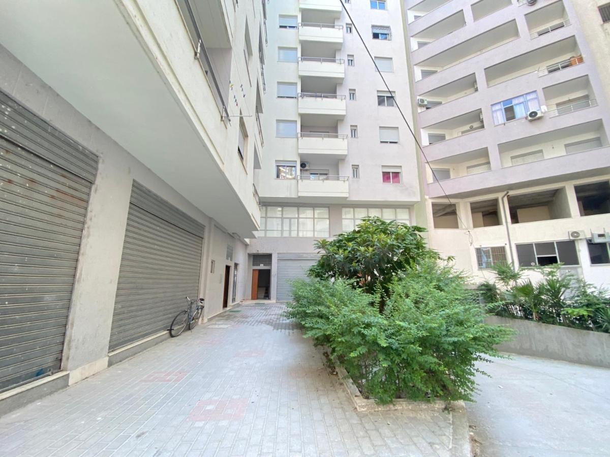 Gus Apartament Vlorë Екстериор снимка