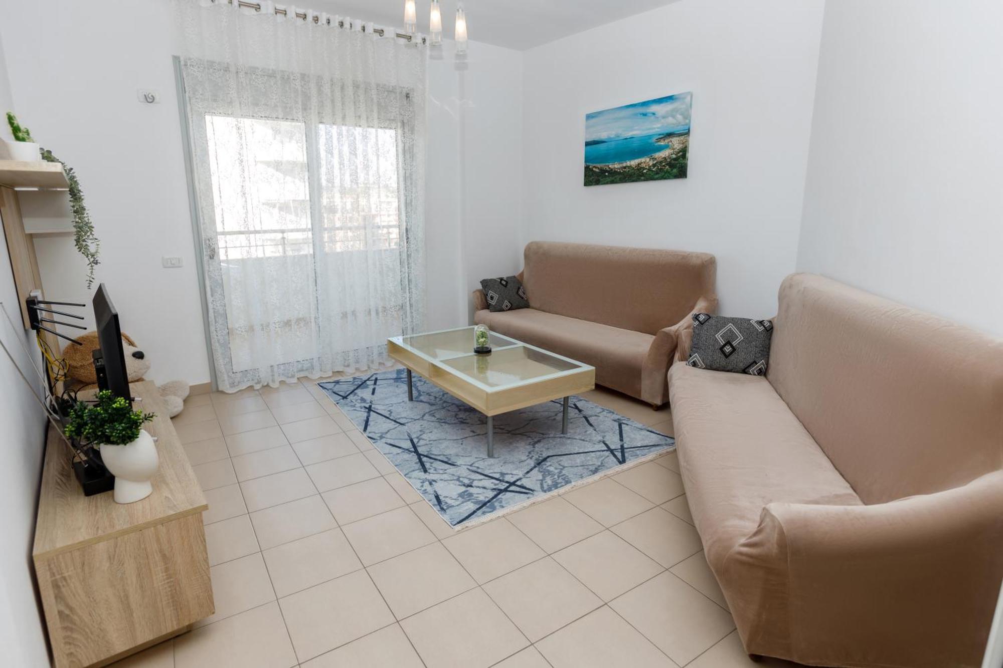 Gus Apartament Vlorë Екстериор снимка
