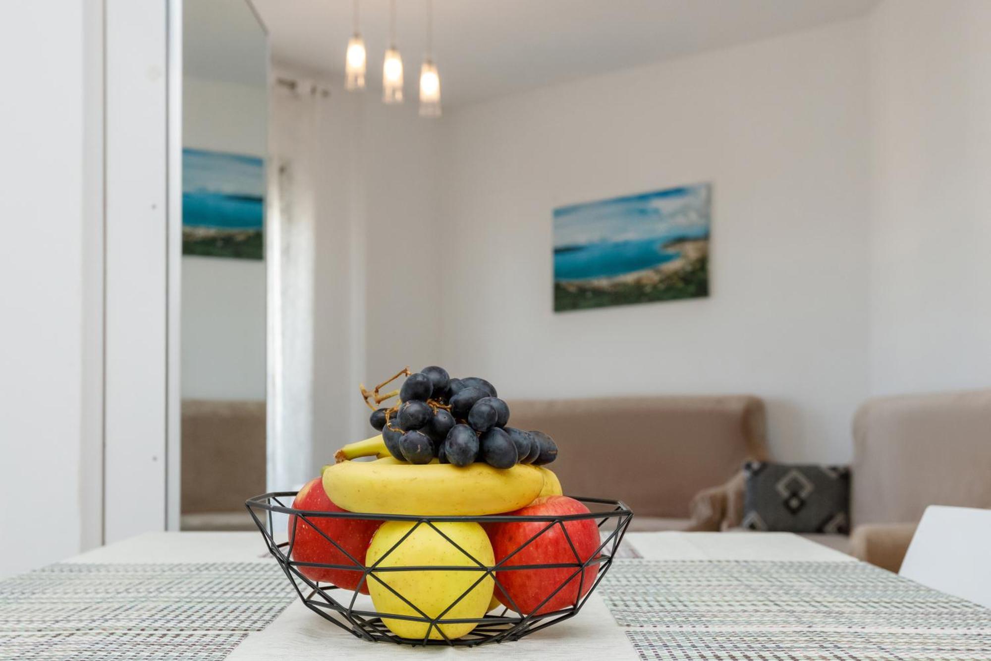 Gus Apartament Vlorë Екстериор снимка
