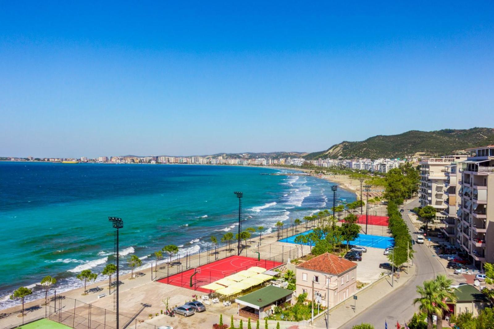 Gus Apartament Vlorë Екстериор снимка