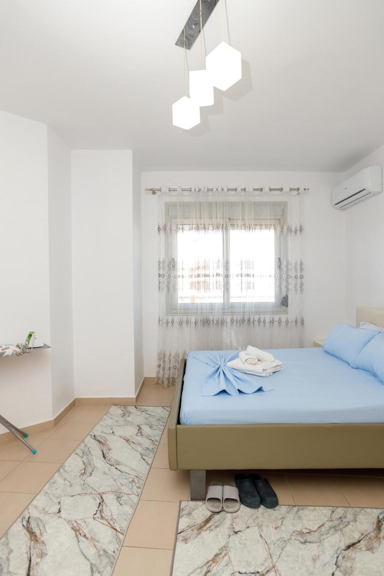 Gus Apartament Vlorë Екстериор снимка
