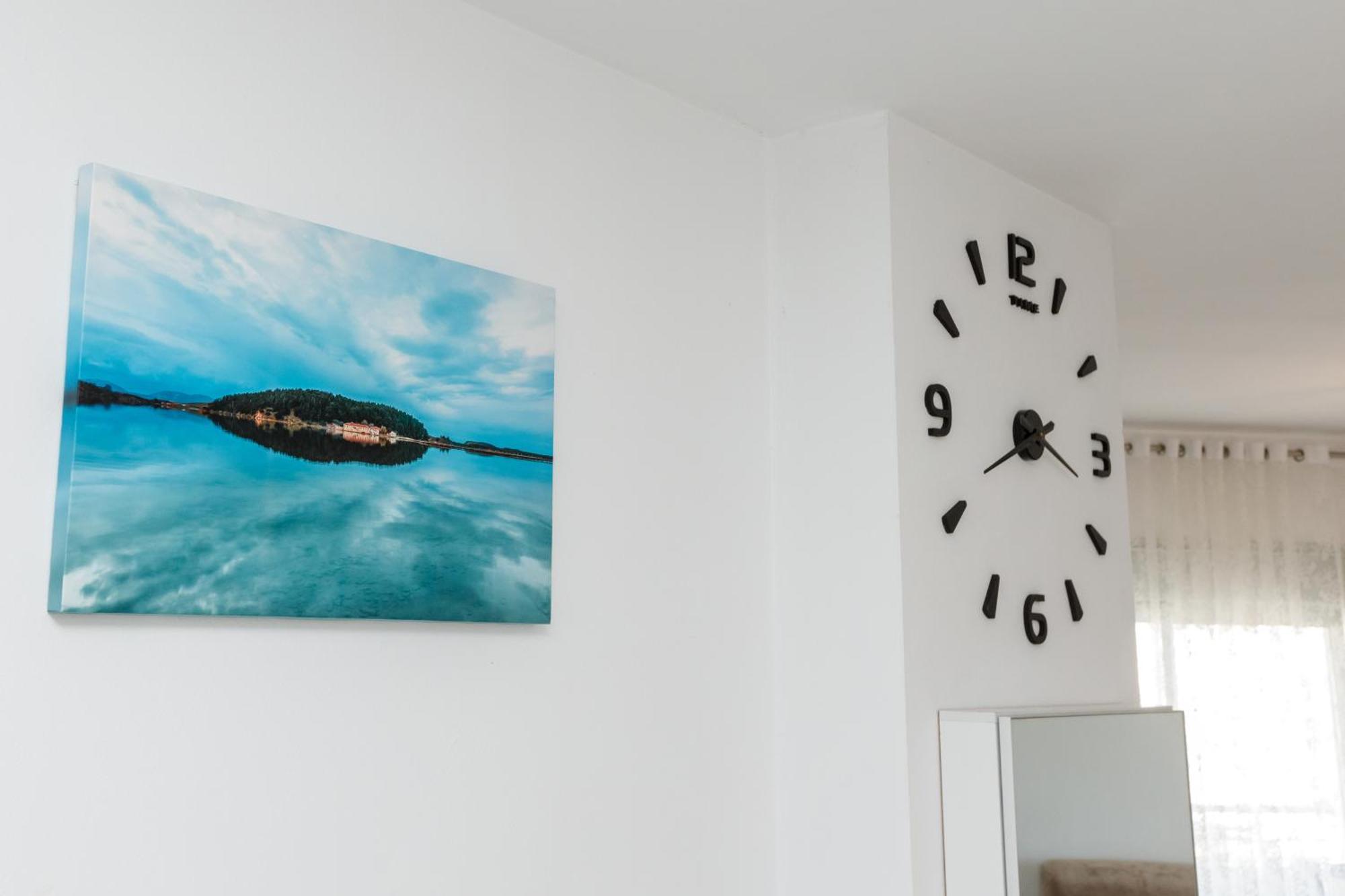 Gus Apartament Vlorë Екстериор снимка