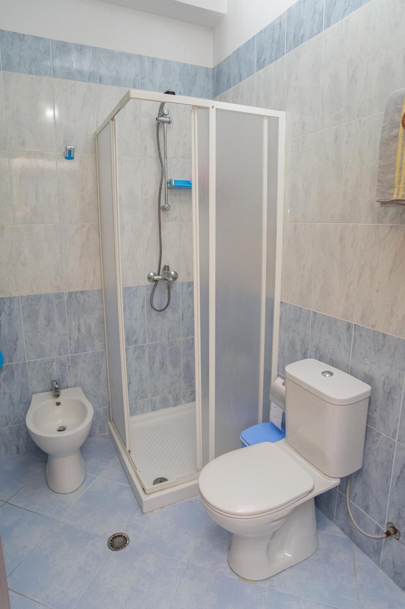 Gus Apartament Vlorë Екстериор снимка