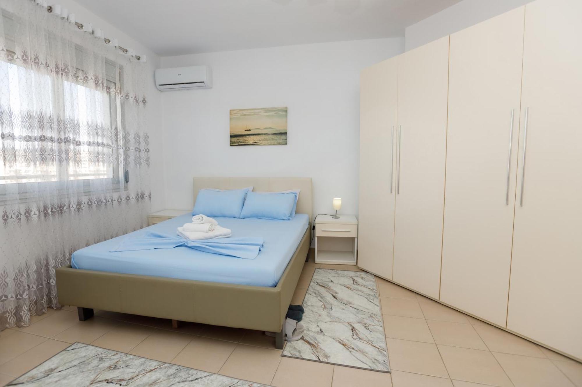 Gus Apartament Vlorë Екстериор снимка