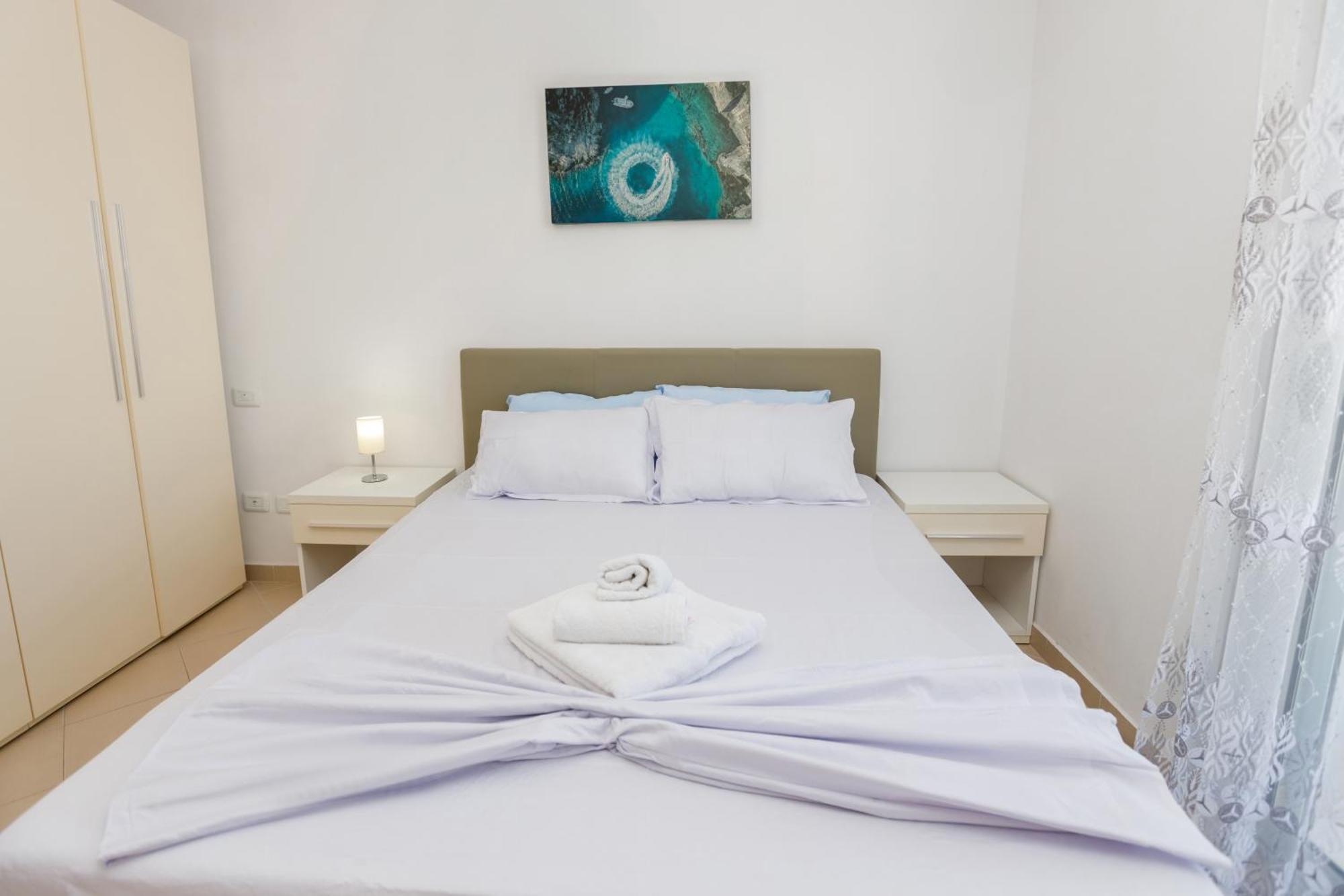 Gus Apartament Vlorë Екстериор снимка