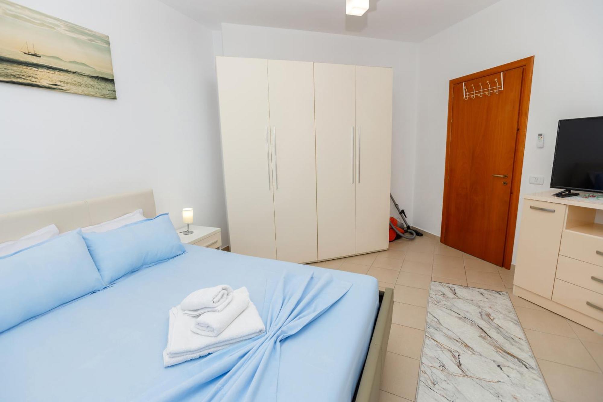 Gus Apartament Vlorë Екстериор снимка