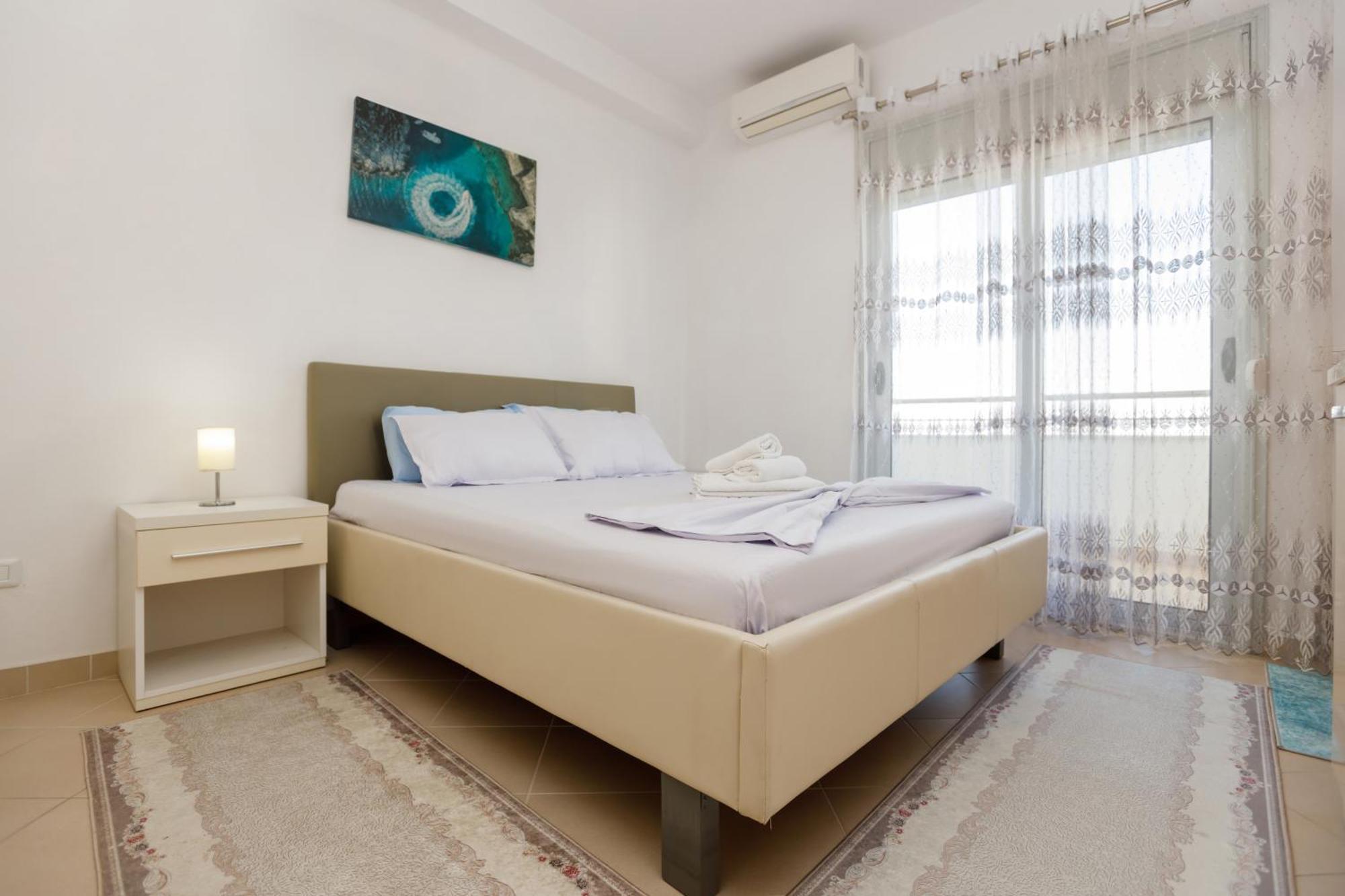 Gus Apartament Vlorë Екстериор снимка